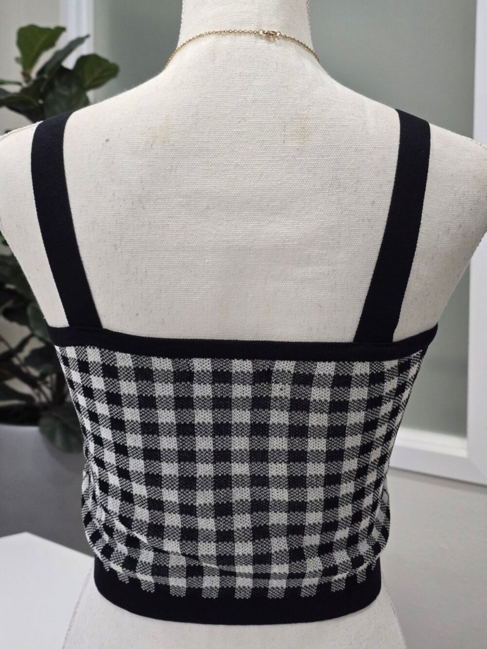SHEIN ✦ Crop Top ✦ Black White Gingham Pearlized Buttons Knit Strap Crop S NWT - Picture 3 of 9